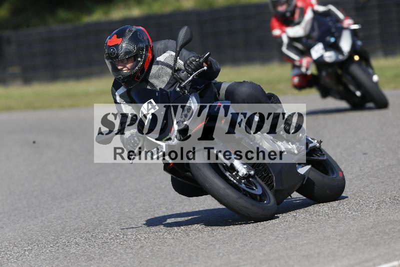 Archiv-2025/49 26.08.2025 Cornu Master School ADR/blau-bleu/14